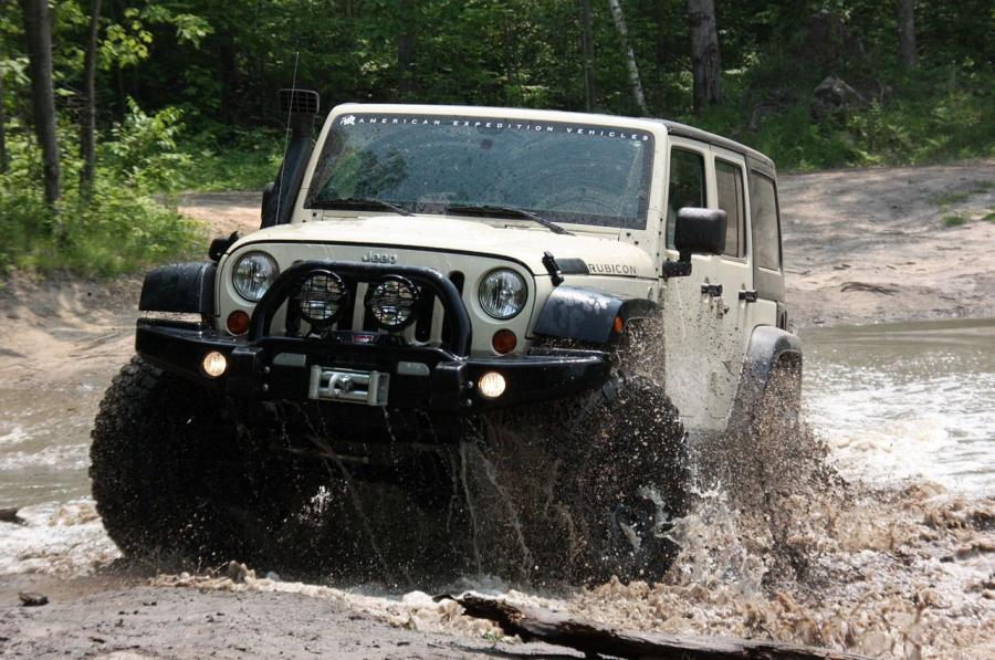  Jeep Wrangler Hemi AEV 2011 года  (фото 40 из 58)